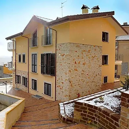 Ξενοδοχείο με διαμερίσματα Les Amis Castel Di Sangro