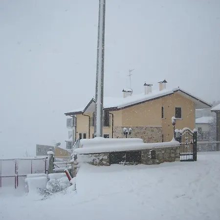Lägenhetshotell Les Amis Castel Di Sangro