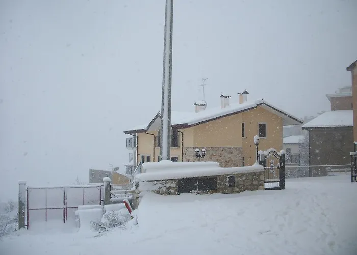 Aparthotel Les Amis Castel Di Sangro